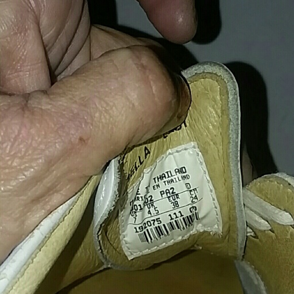 size 7  Nike Air Comfort golf shoes tan and white - Picture 5 of 5